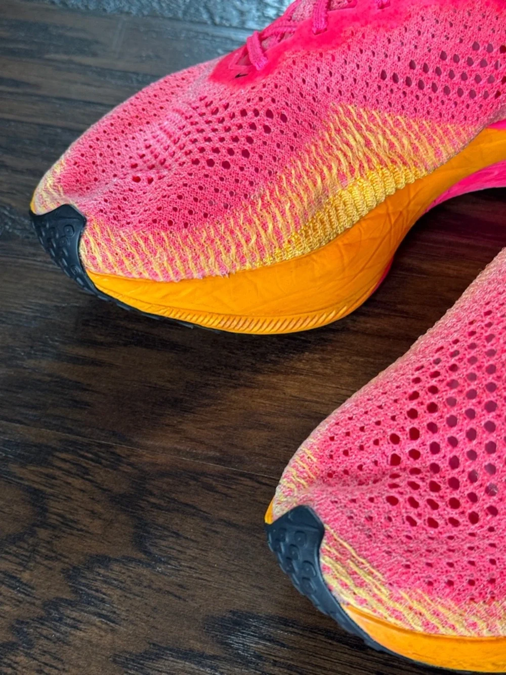 Nike Men’s The Nike ZoomX Vaporfly NEXT 3 Sneakers, Sz 10.5, Like New